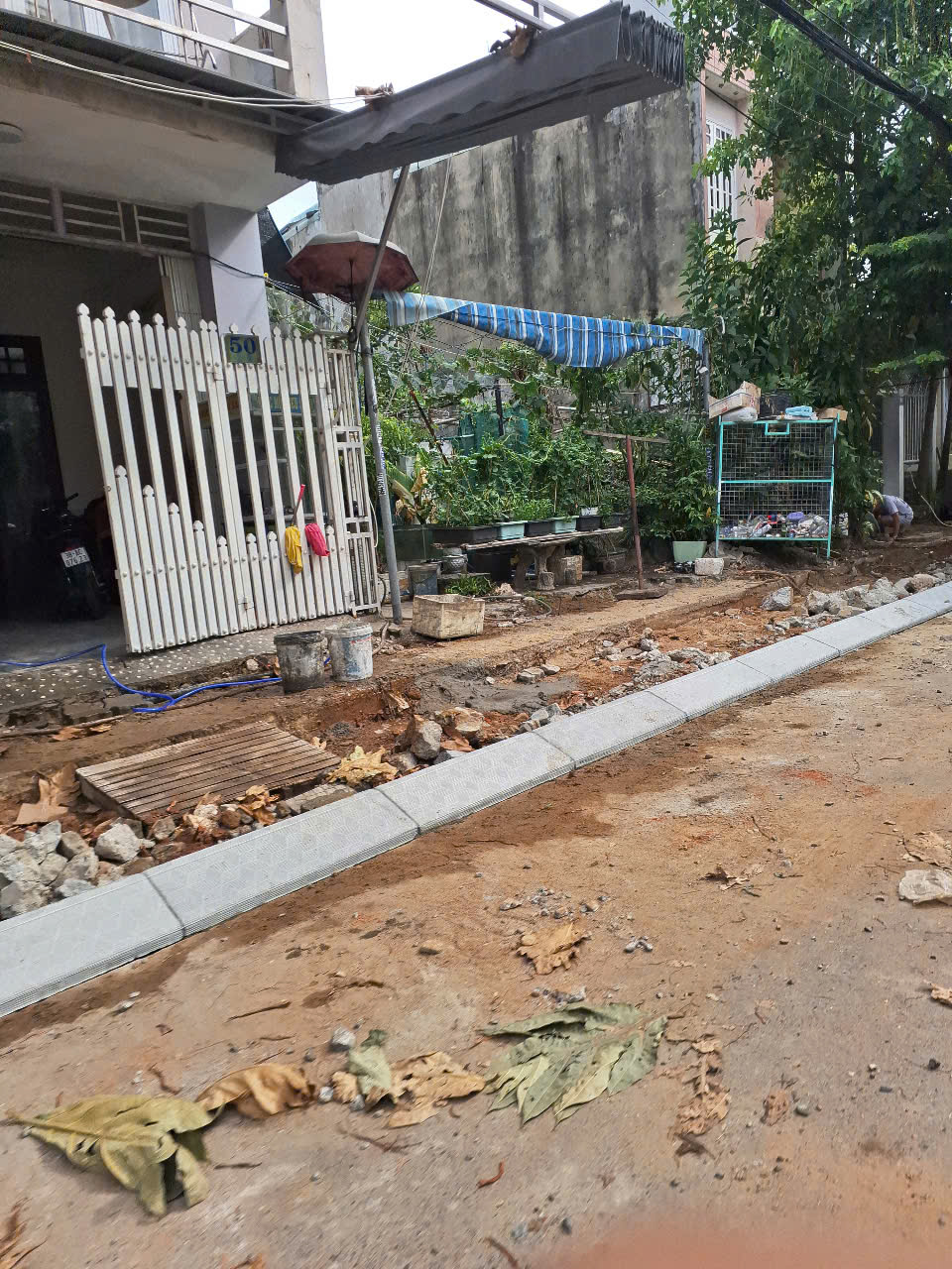 cán lát nền và chỉnh trang vỉa hè đường phố đà nẵng